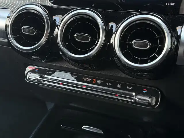 メルセデス・ベンツ ＧＬＢ２００ｄ 和歌山県 2020(令2)年 2.9万km コスモスブラック レーダーセーフティパッケージ /純ナビ/フルセグTV /360度カメラ /オートテールゲート /ハーフレザーシート /シートヒーター /パワーシート /ドライブレコーダー  /LEDライト /ETC/取扱説明書/保証書/スペアキー
