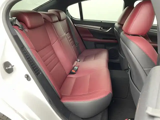 レクサス ＧＳ 450h Fスポーツ 群馬県 2017(平29)年 10.2万km ホワイトノーヴァガラスフレーク 三眼LEDヘッドライト/・ヘッドランプクリーナー/純正12.3インチワイドディスプレイナビ/・フルセグTV/AM/FM/CD/DVD/Bluetooth/ブラインドスポットモニター/クリアランスソナー/ビルトインETC2.0/＝＝＝＝＝＝＝＝＝＝＝＝＝＝＝/”F SPORT”専用本革シート/・運転席/助手席パワーシート/・運転席/助手席ベンチレーション/・運転席/助手席シートヒーター/ステアリングヒーター/運転席ポジションメモリー/Lexus Safety System/・プリクラッシュセーフティシステム/・レーンキーピングアシスト/・オートマチックハイビーム/・アダプティブハイビーム/・レーダークルーズコントロール/電動リアウインドウサンシェード/電動パーキングブレーキ/プッシュスタート/スマートキー