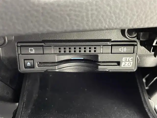 レクサス ＧＳ 450h Fスポーツ 群馬県 2017(平29)年 10.2万km ホワイトノーヴァガラスフレーク 三眼LEDヘッドライト/・ヘッドランプクリーナー/純正12.3インチワイドディスプレイナビ/・フルセグTV/AM/FM/CD/DVD/Bluetooth/ブラインドスポットモニター/クリアランスソナー/ビルトインETC2.0/＝＝＝＝＝＝＝＝＝＝＝＝＝＝＝/”F SPORT”専用本革シート/・運転席/助手席パワーシート/・運転席/助手席ベンチレーション/・運転席/助手席シートヒーター/ステアリングヒーター/運転席ポジションメモリー/Lexus Safety System/・プリクラッシュセーフティシステム/・レーンキーピングアシスト/・オートマチックハイビーム/・アダプティブハイビーム/・レーダークルーズコントロール/電動リアウインドウサンシェード/電動パーキングブレーキ/プッシュスタート/スマートキー