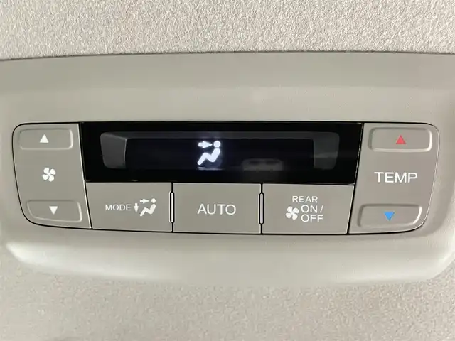 ホンダ ステップワゴン スパーダ クルスピセンシング 千葉県 2019(平31)年 3.5万km オブシダンブルーパール ホンダセンシング（安全運転支援システム）/・衝突軽減ブレーキ〈CMBS〉/・誤発進抑制機能/・歩行者事故低減ステアリング/・路外逸脱抑制機能/・渋滞追従機能付 ACC〈アダプティブ・クルーズ・コントロール〉/・LKAS〈車線維持支援システム〉/・先行車発進お知らせ機能/・標識認識機能/純正9インチメモリーナビ/・Bluetooth接続/・フルセグTV/・CD/DVD再生/・バックカメラ/純正フリップダウンモニター/両側パワースライドドア/LEDヘッドライト/ビルトインETC/スマートキー/わくわくゲート/リアオートエアコン