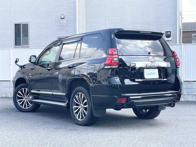 トヨタ ランドクルーザー プラド TX Lパッケージ 栃木県 2021(令3)年 0.9万km ブラック ワンオーナー/TRDエアロ/TRDマフラー/サンルーフ/ブラックレザーシート/純正ナビ【NSZT-Y68T】/フルセグ/CD/BT/トヨタセーフティーセンス/レーダークルーズコントロール/純正OP 19インチAW/前席パワーシート/前席シートヒーター/前席シートベンチレーション/前後コーナーセンサー/革巻きステアリング/純正LEDヘッドライト/フォグランプ/ビルトインETC/ドアバイザー/新車時保証書＆取扱説明書/スペアキー１