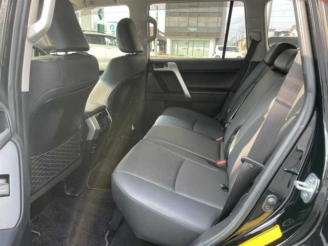 トヨタ ランドクルーザー プラド TX Lパッケージ 栃木県 2021(令3)年 0.9万km ブラック ワンオーナー/TRDエアロ/TRDマフラー/サンルーフ/ブラックレザーシート/純正ナビ【NSZT-Y68T】/フルセグ/CD/BT/トヨタセーフティーセンス/レーダークルーズコントロール/純正OP 19インチAW/前席パワーシート/前席シートヒーター/前席シートベンチレーション/前後コーナーセンサー/革巻きステアリング/純正LEDヘッドライト/フォグランプ/ビルトインETC/ドアバイザー/新車時保証書＆取扱説明書/スペアキー１