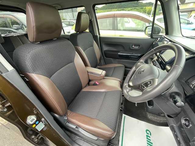 スズキ ハスラー Jスタイル Ⅲ ターボ 静岡県 2018(平30)年 3.3万km ブレイブカーキパール/スチールシルバー ワンオーナー/Panasonicナビ（iPod フルセグTV SD DVD Bluetooth）/MTモード付きAT/アイドリングストップ/純正アルミホイール/純正フロアマット/ルーフレール/ハーフレザーシート/ベンチシート/ETC/スマートキー/スペアキー×１/取扱説明書/保証書
