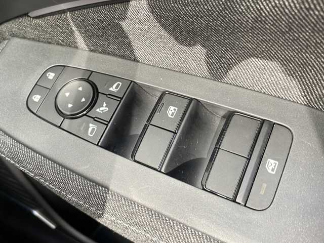 日産 オーラ G 大阪府 2023(令5)年 0.9万km オーロラフレアブルーパール ワンオーナー/純正メモリナビ/・FM/AM/Bluetooth/・フルセグテレビ/ETC2.0/全周囲カメラ/バックカメラ/デジタルインナーミラー/ワイヤレス充電器/革巻きステアリング/ステアリングリモコン/衝突軽減ブレーキ/レーンキープアシスト/クルーズコントロール/前後コーナーセンサー/LEDヘッドライト/オートライト/オートエアコン/スマートキー×2/プッシュスタートボタン/12V電源/純正17インチアルミホイール/純正フロアマット/取扱説明書/保証書