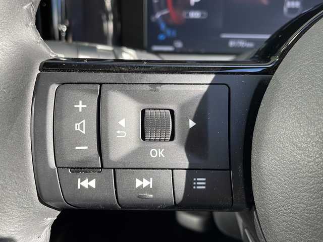 日産 オーラ G 大阪府 2023(令5)年 0.9万km オーロラフレアブルーパール ワンオーナー/純正メモリナビ/・FM/AM/Bluetooth/・フルセグテレビ/ETC2.0/全周囲カメラ/バックカメラ/デジタルインナーミラー/ワイヤレス充電器/革巻きステアリング/ステアリングリモコン/衝突軽減ブレーキ/レーンキープアシスト/クルーズコントロール/前後コーナーセンサー/LEDヘッドライト/オートライト/オートエアコン/スマートキー×2/プッシュスタートボタン/12V電源/純正17インチアルミホイール/純正フロアマット/取扱説明書/保証書