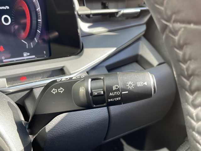 日産 オーラ G 大阪府 2023(令5)年 0.9万km オーロラフレアブルーパール ワンオーナー/純正メモリナビ/・FM/AM/Bluetooth/・フルセグテレビ/ETC2.0/全周囲カメラ/バックカメラ/デジタルインナーミラー/ワイヤレス充電器/革巻きステアリング/ステアリングリモコン/衝突軽減ブレーキ/レーンキープアシスト/クルーズコントロール/前後コーナーセンサー/LEDヘッドライト/オートライト/オートエアコン/スマートキー×2/プッシュスタートボタン/12V電源/純正17インチアルミホイール/純正フロアマット/取扱説明書/保証書