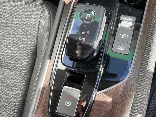 日産 オーラ G 大阪府 2023(令5)年 0.9万km オーロラフレアブルーパール ワンオーナー/純正メモリナビ/・FM/AM/Bluetooth/・フルセグテレビ/ETC2.0/全周囲カメラ/バックカメラ/デジタルインナーミラー/ワイヤレス充電器/革巻きステアリング/ステアリングリモコン/衝突軽減ブレーキ/レーンキープアシスト/クルーズコントロール/前後コーナーセンサー/LEDヘッドライト/オートライト/オートエアコン/スマートキー×2/プッシュスタートボタン/12V電源/純正17インチアルミホイール/純正フロアマット/取扱説明書/保証書