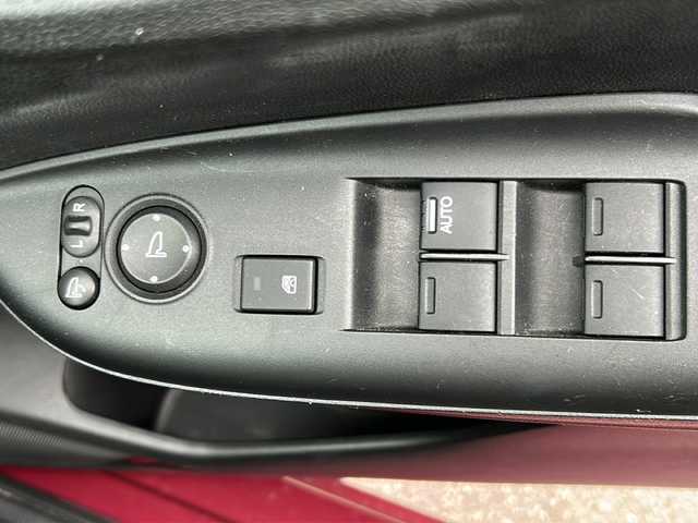 ホンダ フィット 13G F 富山県 2017(平29)年 6.5万km ルージュアメジストM 禁煙車　/純正ＨＤＤナビ　/フルセグ　/バックカメラ　/レーダークルーズコントロール　/スマートキー　/純正アルミホイール　/純正オーディオ　/ウィンカーミラー　/電動格納ミラー　/ビルトインＥＴＣ　/プッシュスタート