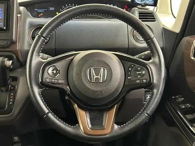 ホンダ Ｎ ＢＯＸ 2トーン G L ターボ ホンダセンシング 道央・札幌 2019(平31)年 4.3万km プラチナホワイトパール ・4WD/・ドアバイザー/・電動格納ミラー/・ウインカーミラー/・両側パワースライドドア/・２トーン塗装/・社外ナビ（DVD&CD&BT&フルセグ）/・ETC/・追従走行式クルーズコントロール/・純正エンジンスターター/・オートライト/・パドルシフト/・レーンキープアシスト/・社外レーダー/・社外AW付冬タイヤ