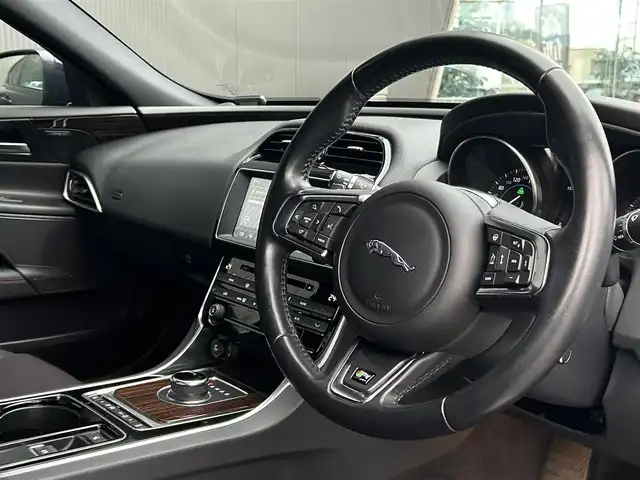 ジャガー ＸＥ XE R－スポーツ 長野県 2017(平29)年 4.1万km 紺 ACC /ブラインドスポット /レーンキープ /MERIDIANサウンド /ハーフレザー /シートヒーター /パワーシート /リヤサンシェード /純正ナビ /TV /バックカメラ /パークセンサー /オートトランク /LEDヘッドライト /ステアリングヒーター