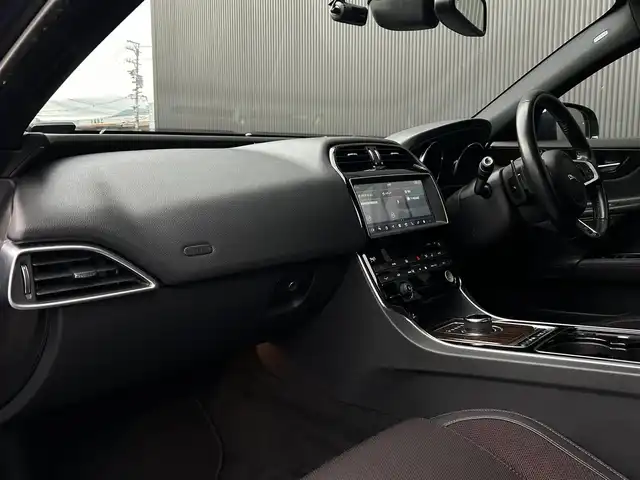 ジャガー ＸＥ XE R－スポーツ 長野県 2017(平29)年 4.1万km 紺 ACC /ブラインドスポット /レーンキープ /MERIDIANサウンド /ハーフレザー /シートヒーター /パワーシート /リヤサンシェード /純正ナビ /TV /バックカメラ /パークセンサー /オートトランク /LEDヘッドライト /ステアリングヒーター