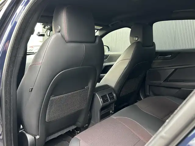 ジャガー ＸＥ XE R－スポーツ 長野県 2017(平29)年 4.1万km 紺 ACC /ブラインドスポット /レーンキープ /MERIDIANサウンド /ハーフレザー /シートヒーター /パワーシート /リヤサンシェード /純正ナビ /TV /バックカメラ /パークセンサー /オートトランク /LEDヘッドライト /ステアリングヒーター