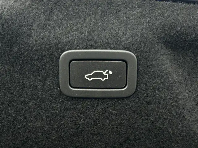 ジャガー ＸＥ XE R－スポーツ 長野県 2017(平29)年 4.1万km 紺 ACC /ブラインドスポット /レーンキープ /MERIDIANサウンド /ハーフレザー /シートヒーター /パワーシート /リヤサンシェード /純正ナビ /TV /バックカメラ /パークセンサー /オートトランク /LEDヘッドライト /ステアリングヒーター