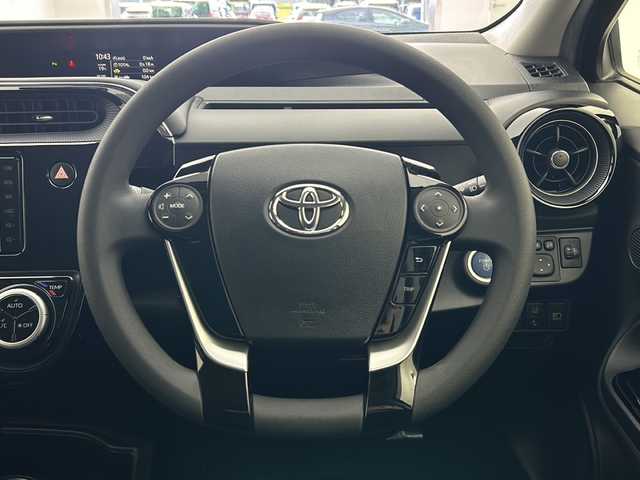 トヨタ アクア S スタイルブラック 宮城県 2020(令2)年 2.8万km ブラックマイカ 純正SDナビ/・BT接続/フルセグTV/・CD/DVD/トヨタセーフティ/・安全衝突ボディ/・プリクラッシュセーフティ/・オートマチックハイビーム/純正ホイール車載/車外バックカメラ/車載品/・取り扱い説明書/・保証書付き新車整備手帳/プッシュスタート/スマートキー/ドアバイザー