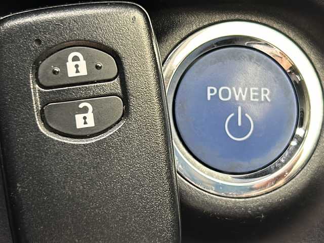 トヨタ アクア S スタイルブラック 宮城県 2020(令2)年 2.8万km ブラックマイカ 純正SDナビ/・BT接続/フルセグTV/・CD/DVD/トヨタセーフティ/・安全衝突ボディ/・プリクラッシュセーフティ/・オートマチックハイビーム/純正ホイール車載/車外バックカメラ/車載品/・取り扱い説明書/・保証書付き新車整備手帳/プッシュスタート/スマートキー/ドアバイザー