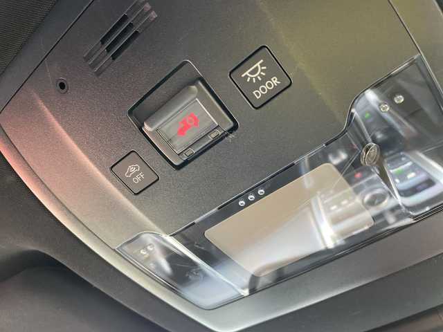 レクサス ＮＸ 300h Fスポーツ 石川県 2019(平31)年 6.3万km グラファイトブラックガラスフレーク ４ＷＤ　純正ナビ　フルセグＴＶ　バック＆サイドカメラ　パワーバックドア　黒革シート　シートヒーター＆クーラー　レーダークルーズ　衝突軽減ブレーキ　アルミホイール　コーナーセンサー　スマートキー