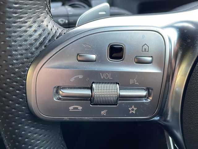 メルセデス・ベンツ Ｍ・ベンツ ＣＬＡ２００ｄ 兵庫県 2019(令1)年 2.4万km ポーラホワイト 純正ナビ機能付きディスプレイオーディオ/・BT/・フルセグTV/。AM/FM/アクティブブレーキアシスト/BSM/HUD/レーンアシスト/レーダークルーズコントロール/レーンチェンジアシスト/オートライト/オートハイビーム/アテンションアシスト/パワーシート/アイドリングストップ/サンルーフ