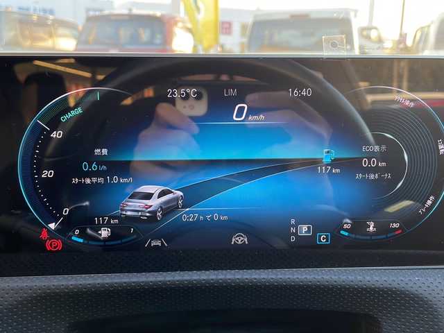 メルセデス・ベンツ Ｍ・ベンツ ＣＬＡ２００ｄ 兵庫県 2019(令1)年 2.4万km ポーラホワイト 純正ナビ機能付きディスプレイオーディオ/・BT/・フルセグTV/。AM/FM/アクティブブレーキアシスト/BSM/HUD/レーンアシスト/レーダークルーズコントロール/レーンチェンジアシスト/オートライト/オートハイビーム/アテンションアシスト/パワーシート/アイドリングストップ/サンルーフ