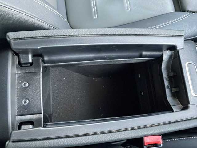 メルセデス・ベンツ Ｍ・ベンツ ＣＬＡ２００ｄ 兵庫県 2019(令1)年 2.4万km ポーラホワイト 純正ナビ機能付きディスプレイオーディオ/・BT/・フルセグTV/。AM/FM/アクティブブレーキアシスト/BSM/HUD/レーンアシスト/レーダークルーズコントロール/レーンチェンジアシスト/オートライト/オートハイビーム/アテンションアシスト/パワーシート/アイドリングストップ/サンルーフ