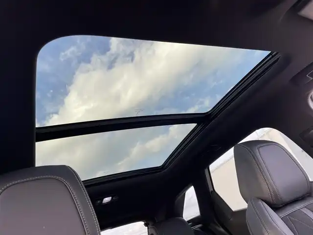 プジョー ３００８ GT ブルー HDi 東京都 2019(令1)年 2.2万km パール ファーストクラスパッケージ/ワンオーナー/パノラマルーフ/純正ナビ/フルセグTV/ハーフレザーシート/シートヒーター/アダプティブクルーズコントロール/ブラインドスポットモニター/レーンキープアシスト/ETC2.0/前後ドライブレコーダー