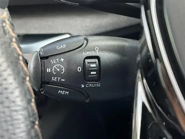 プジョー ３００８ GT ブルー HDi 東京都 2019(令1)年 2.2万km パール ファーストクラスパッケージ/ワンオーナー/パノラマルーフ/純正ナビ/フルセグTV/ハーフレザーシート/シートヒーター/アダプティブクルーズコントロール/ブラインドスポットモニター/レーンキープアシスト/ETC2.0/前後ドライブレコーダー