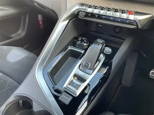 プジョー ３００８ GT ブルー HDi 東京都 2019(令1)年 2.2万km パール ファーストクラスパッケージ/ワンオーナー/パノラマルーフ/純正ナビ/フルセグTV/ハーフレザーシート/シートヒーター/アダプティブクルーズコントロール/ブラインドスポットモニター/レーンキープアシスト/ETC2.0/前後ドライブレコーダー