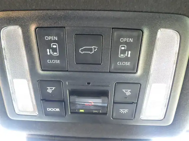 トヨタ ヴォクシー ハイブリッド S－Z 千葉県 2023(令5)年 2.5万km アティチュードブラックマイカ Toyota Safety Sense/・プリクラッシュセーフティ/・レーンディパーチャーアラート/・オートハイビーム/・レーダークルーズコントロール/・ブラインドスポットモニター/快適利便パッケージ/アドバンスドドライブ/ヘッドアップディスプレイ/デジタルインナーミラー/パワーバックドア/両側パワースライドドア/純正コネクティッドナビ/地デジTV/【DVD/CD再生機能　Bluetooth接続】/バックカメラ/フリップダウンモニター/ハーフレザーシート/前席シートヒーター/ETC/LEDヘッドライト/純正17インチアルミホイル/サイド/カーテンエアバッグ/スマートキー