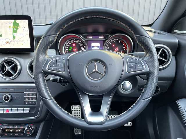 メルセデス・ベンツ ＣＬＡ２２０ Sブレイク 4MATIC 青森県 2018(平30)年 4.4万km ポーラホワイト ４WD/プレミアムパッケージ/・サンルーフ/・ハーマンカードンサウンド/・アンビエントライト/・前席メモリー付パワーシート/・レザーARTICOシート/純正ナビ/（TV・Bluetooth・CD・DVD）/ドライブレコーダー/シートヒーター/アダプティブクルーズコントロール/レーンキープアシスト/ブラインドスポット/パワーバックドア/アクティブブレーキアシスト/プレセーフ/オートLEDライト/革巻きステアリング/ステアリングスイッチ/パドルシフト/ウィンカーミラー/ETC/ダブル・サイド・カーテンエアバック/ABS/横滑り防止装置