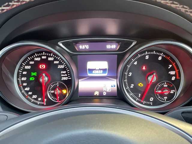 メルセデス・ベンツ ＣＬＡ２２０ Sブレイク 4MATIC 青森県 2018(平30)年 4.4万km ポーラホワイト ４WD/プレミアムパッケージ/・サンルーフ/・ハーマンカードンサウンド/・アンビエントライト/・前席メモリー付パワーシート/・レザーARTICOシート/純正ナビ/（TV・Bluetooth・CD・DVD）/ドライブレコーダー/シートヒーター/アダプティブクルーズコントロール/レーンキープアシスト/ブラインドスポット/パワーバックドア/アクティブブレーキアシスト/プレセーフ/オートLEDライト/革巻きステアリング/ステアリングスイッチ/パドルシフト/ウィンカーミラー/ETC/ダブル・サイド・カーテンエアバック/ABS/横滑り防止装置