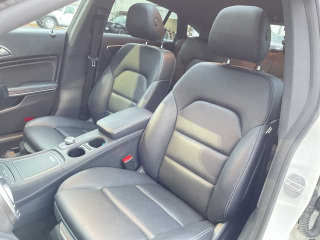 メルセデス・ベンツ ＣＬＡ２２０ Sブレイク 4MATIC 青森県 2018(平30)年 4.4万km ポーラホワイト ４WD/プレミアムパッケージ/・サンルーフ/・ハーマンカードンサウンド/・アンビエントライト/・前席メモリー付パワーシート/・レザーARTICOシート/純正ナビ/（TV・Bluetooth・CD・DVD）/ドライブレコーダー/シートヒーター/アダプティブクルーズコントロール/レーンキープアシスト/ブラインドスポット/パワーバックドア/アクティブブレーキアシスト/プレセーフ/オートLEDライト/革巻きステアリング/ステアリングスイッチ/パドルシフト/ウィンカーミラー/ETC/ダブル・サイド・カーテンエアバック/ABS/横滑り防止装置