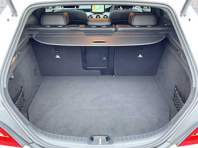 メルセデス・ベンツ ＣＬＡ２２０ Sブレイク 4MATIC 青森県 2018(平30)年 4.4万km ポーラホワイト ４WD/プレミアムパッケージ/・サンルーフ/・ハーマンカードンサウンド/・アンビエントライト/・前席メモリー付パワーシート/・レザーARTICOシート/純正ナビ/（TV・Bluetooth・CD・DVD）/ドライブレコーダー/シートヒーター/アダプティブクルーズコントロール/レーンキープアシスト/ブラインドスポット/パワーバックドア/アクティブブレーキアシスト/プレセーフ/オートLEDライト/革巻きステアリング/ステアリングスイッチ/パドルシフト/ウィンカーミラー/ETC/ダブル・サイド・カーテンエアバック/ABS/横滑り防止装置