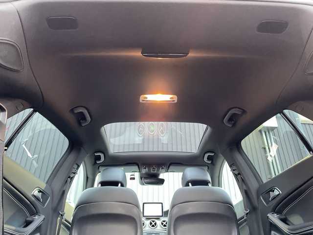 メルセデス・ベンツ ＣＬＡ２２０ Sブレイク 4MATIC 青森県 2018(平30)年 4.4万km ポーラホワイト ４WD/プレミアムパッケージ/・サンルーフ/・ハーマンカードンサウンド/・アンビエントライト/・前席メモリー付パワーシート/・レザーARTICOシート/純正ナビ/（TV・Bluetooth・CD・DVD）/ドライブレコーダー/シートヒーター/アダプティブクルーズコントロール/レーンキープアシスト/ブラインドスポット/パワーバックドア/アクティブブレーキアシスト/プレセーフ/オートLEDライト/革巻きステアリング/ステアリングスイッチ/パドルシフト/ウィンカーミラー/ETC/ダブル・サイド・カーテンエアバック/ABS/横滑り防止装置