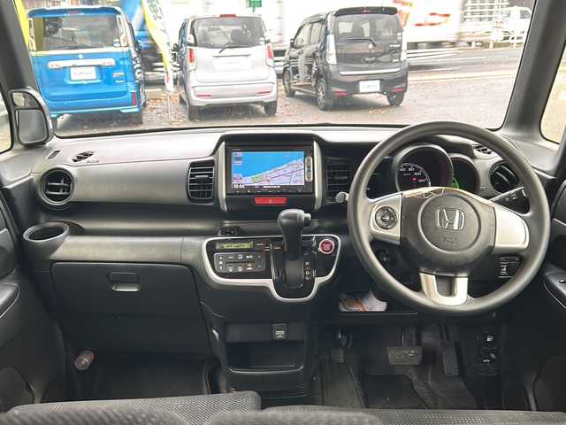 ホンダ Ｎ ＢＯＸ G Lパッケージ 鳥取県 2015(平27)年 6.7万km プレミアムホワイトパールⅡ ナビ装着用スペシャルパッケージ/リア左側パワースライドドア＆両側イージークローザー（リア両側）/スーパーＵＶカットフロントドアガラス＋ＩＲカットフロントウィンドウ・フロントドアガラス/リア席サンシェード/ワンタッチウィンカー/ワンセグテレビ/AM/FM、CD/DVD/ドアバイザー/プッシュスタート/片側パワースライドドア/ETC