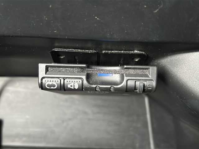 ホンダ Ｎ ＢＯＸ G Lパッケージ 鳥取県 2015(平27)年 6.7万km プレミアムホワイトパールⅡ ナビ装着用スペシャルパッケージ/リア左側パワースライドドア＆両側イージークローザー（リア両側）/スーパーＵＶカットフロントドアガラス＋ＩＲカットフロントウィンドウ・フロントドアガラス/リア席サンシェード/ワンタッチウィンカー/ワンセグテレビ/AM/FM、CD/DVD/ドアバイザー/プッシュスタート/片側パワースライドドア/ETC