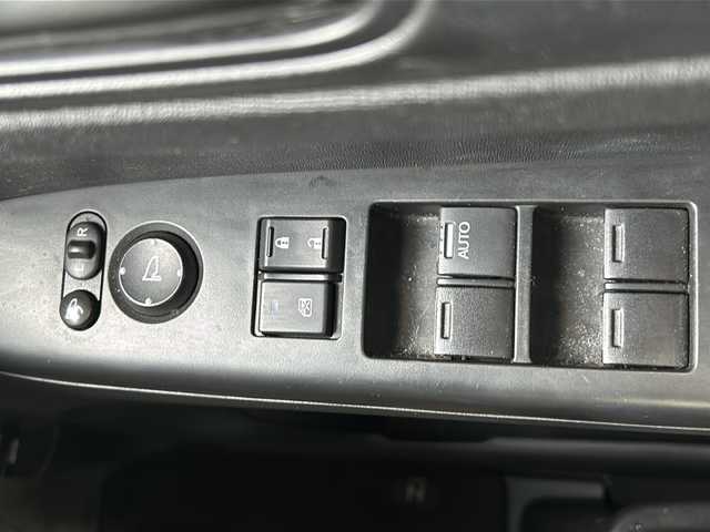 ホンダ Ｎ ＢＯＸ G Lパッケージ 鳥取県 2015(平27)年 6.7万km プレミアムホワイトパールⅡ ナビ装着用スペシャルパッケージ/リア左側パワースライドドア＆両側イージークローザー（リア両側）/スーパーＵＶカットフロントドアガラス＋ＩＲカットフロントウィンドウ・フロントドアガラス/リア席サンシェード/ワンタッチウィンカー/ワンセグテレビ/AM/FM、CD/DVD/ドアバイザー/プッシュスタート/片側パワースライドドア/ETC