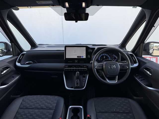 トヨタ ヴォクシー ハイブリッド S－Z 愛知県 2024(令6)年 1.6万km アティチュードブラックマイカ /ワンオーナー車//D記録簿R6-R7//10.5インチディスプレイオーディオ//AM/FM/TV（フルセグ）＋CD・DVDデッキ//BT/USB/Miracast//快適利便パッケージ//ハンズフリーデュアルパワースライドドア//パワーバックドア//1列目2列目シートヒーター//2列目オットマン//2列目角度調整付きアームレスト//ドライビングサポートパッケージ//カラーヘッドアップディスプレイ//デジタルインナーミラー//純正13.2インチ有機EL後席モニター//ETC2.0//レーダークルーズコントロール//ブラインドスポットモニター//レーンディパーチャーアラート//プリクラッシュセーフティー//プロアクティブドライビングシステム//クリアランスソナー//リヤクロストラフィックアラート//リヤカメラディテクション//パーキングサポートブレーキ//安心降車アシスト//ロードサインアシスト//レーンチェンジアシスト//フロントクロストラフィックアラート//アドバンストパーク//パノラミックビューモニター//バックカメラ//オートLEDヘッドライト//オートハイビーム//オートブレーキホールド//電動パーキングブレーキ//ステアリングスイッチ//ステアリングヒーター//AC100V//保証書//取説