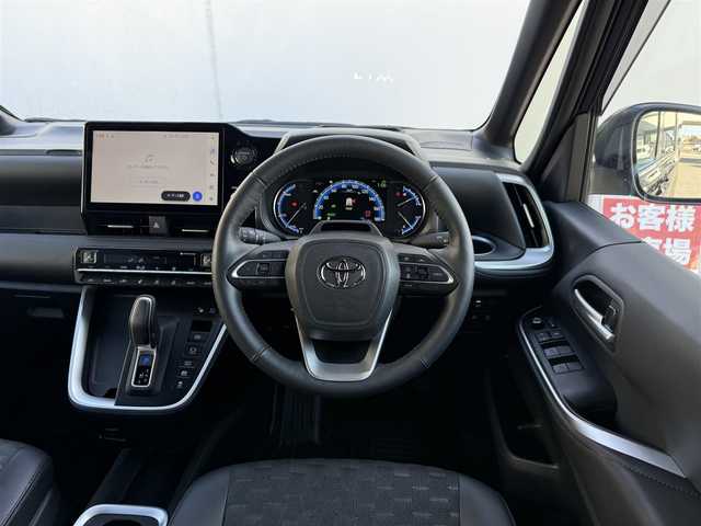 トヨタ ヴォクシー ハイブリッド S－Z 愛知県 2024(令6)年 1.6万km アティチュードブラックマイカ /ワンオーナー車//D記録簿R6-R7//10.5インチディスプレイオーディオ//AM/FM/TV（フルセグ）＋CD・DVDデッキ//BT/USB/Miracast//快適利便パッケージ//ハンズフリーデュアルパワースライドドア//パワーバックドア//1列目2列目シートヒーター//2列目オットマン//2列目角度調整付きアームレスト//ドライビングサポートパッケージ//カラーヘッドアップディスプレイ//デジタルインナーミラー//純正13.2インチ有機EL後席モニター//ETC2.0//レーダークルーズコントロール//ブラインドスポットモニター//レーンディパーチャーアラート//プリクラッシュセーフティー//プロアクティブドライビングシステム//クリアランスソナー//リヤクロストラフィックアラート//リヤカメラディテクション//パーキングサポートブレーキ//安心降車アシスト//ロードサインアシスト//レーンチェンジアシスト//フロントクロストラフィックアラート//アドバンストパーク//パノラミックビューモニター//バックカメラ//オートLEDヘッドライト//オートハイビーム//オートブレーキホールド//電動パーキングブレーキ//ステアリングスイッチ//ステアリングヒーター//AC100V//保証書//取説