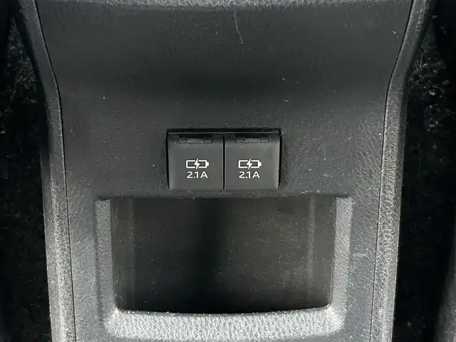 トヨタ ノア ハイブリッド G 福岡県 2020(令2)年 4.8万km アバンギャルドブロンズメタリック ワンオーナー/純正ディーラーナビ（TV/BT/DVD/AM/FM)/3列シート/パワースライドドア/クルーズコントロール/バックカメラ/コーナーセンサー（前後）/ウォークスルー/ドライブレコーダー(前後)/ビルトインETC/モード（EV/ECO/PWR）/オートエアコン（前席・後席）/TVキャンセラー/オートライト/オートハイビーム/フォグランプ/LEDヘッドライト/純正アルミホイール/純正フロアマット/シートヒーター/プッシュスタートボタン/スマートキー/盗難防止装置/横滑り防止装置/レーンキープアシスト/取扱説明書/保証書/スマートキー×１