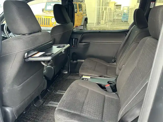 トヨタ ノア ハイブリッド G 福岡県 2020(令2)年 4.8万km アバンギャルドブロンズメタリック ワンオーナー/純正ディーラーナビ（TV/BT/DVD/AM/FM)/3列シート/パワースライドドア/クルーズコントロール/バックカメラ/コーナーセンサー（前後）/ウォークスルー/ドライブレコーダー(前後)/ビルトインETC/モード（EV/ECO/PWR）/オートエアコン（前席・後席）/TVキャンセラー/オートライト/オートハイビーム/フォグランプ/LEDヘッドライト/純正アルミホイール/純正フロアマット/シートヒーター/プッシュスタートボタン/スマートキー/盗難防止装置/横滑り防止装置/レーンキープアシスト/取扱説明書/保証書/スマートキー×１