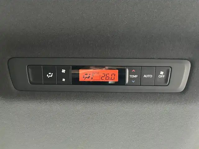 トヨタ ノア ハイブリッド G 福岡県 2020(令2)年 4.8万km アバンギャルドブロンズメタリック ワンオーナー/純正ディーラーナビ（TV/BT/DVD/AM/FM)/3列シート/パワースライドドア/クルーズコントロール/バックカメラ/コーナーセンサー（前後）/ウォークスルー/ドライブレコーダー(前後)/ビルトインETC/モード（EV/ECO/PWR）/オートエアコン（前席・後席）/TVキャンセラー/オートライト/オートハイビーム/フォグランプ/LEDヘッドライト/純正アルミホイール/純正フロアマット/シートヒーター/プッシュスタートボタン/スマートキー/盗難防止装置/横滑り防止装置/レーンキープアシスト/取扱説明書/保証書/スマートキー×１