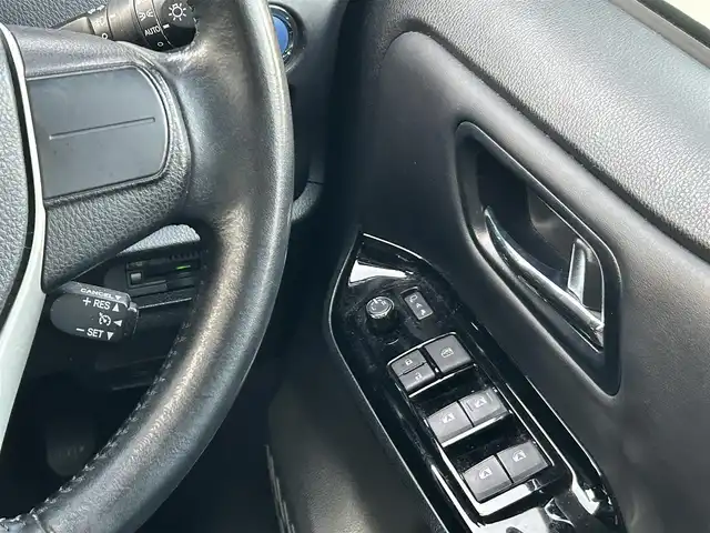 トヨタ ノア ハイブリッド G 福岡県 2020(令2)年 4.8万km アバンギャルドブロンズメタリック ワンオーナー/純正ディーラーナビ（TV/BT/DVD/AM/FM)/3列シート/パワースライドドア/クルーズコントロール/バックカメラ/コーナーセンサー（前後）/ウォークスルー/ドライブレコーダー(前後)/ビルトインETC/モード（EV/ECO/PWR）/オートエアコン（前席・後席）/TVキャンセラー/オートライト/オートハイビーム/フォグランプ/LEDヘッドライト/純正アルミホイール/純正フロアマット/シートヒーター/プッシュスタートボタン/スマートキー/盗難防止装置/横滑り防止装置/レーンキープアシスト/取扱説明書/保証書/スマートキー×１