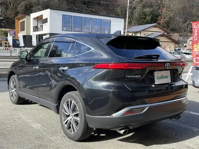 トヨタ ハリアー ハイブリッド G 岐阜県 2021(令3)年 4.8万km プレシャスブラックパール ワンオーナー/4WD/純正ナビ/【Bluetooth．AM/FM．AUX．USB】/ハーフレザーシート/パワーシート/電動リアゲート/コーナーセンサー/ブラインドスポットモニター/デジタルインナーミラー/バックカメラ/クルーズコントロール/衝突軽減ブレーキ/レーンキープアシスト/ETC/電動格納ドアミラー/ウィンカーミラー/LEDオートマチックハイビーム/フォグライト/純正18インチアルミホイール/純正フロアマット/保証書/取扱説明書/スペアキー