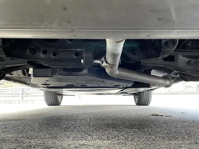 トヨタ ハリアー ハイブリッド G 岐阜県 2021(令3)年 4.8万km プレシャスブラックパール ワンオーナー/4WD/純正ナビ/【Bluetooth．AM/FM．AUX．USB】/ハーフレザーシート/パワーシート/電動リアゲート/コーナーセンサー/ブラインドスポットモニター/デジタルインナーミラー/バックカメラ/クルーズコントロール/衝突軽減ブレーキ/レーンキープアシスト/ETC/電動格納ドアミラー/ウィンカーミラー/LEDオートマチックハイビーム/フォグライト/純正18インチアルミホイール/純正フロアマット/保証書/取扱説明書/スペアキー