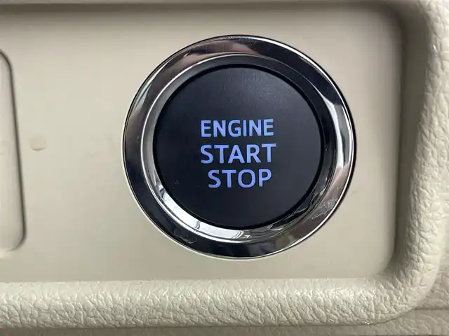 トヨタ ランドクルーザー プラド TX Lパッケージ 福岡県 2023(令5)年 1.4万km ホワイトパールクリスタルシャイン サンルーフ　/純正ナビ　/バックカメラ　/ビルトインＥＴＣ　/レーダークルコン　/コーナーセンサー　/衝突軽減ブレーキ　/レーンキープ　/踏み間違い防止/先行車発進お知らせ　/ＭＴモード付き　/ベージュ本革　/シートベンチレーション／ヒーター　/ステアリングリモコン　/パワーシート　/ルーフレール