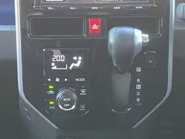 トヨタ ルーミー カスタムG－T 千葉県 2018(平30)年 2.1万km パールホワイトⅢ 純正9インチナビ/(フルセグTV/CD/DVD/BT/FM/AM)/バックカメラ/衝突被害軽減システム/クルーズコントロール/両側パワースライドドア/横滑り防止装置/アイドリングストップ/LEDヘッドライト/フォグランプ/オートライト/ウィンカーミラー/電動格納ミラー/純正15インチAW/シートリフター/プッシュスタート/スマートキー/フロアマット/スペアキー/取扱説明書/保証書