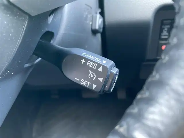 トヨタ ルーミー カスタムG－T 千葉県 2018(平30)年 2.1万km パールホワイトⅢ 純正9インチナビ/(フルセグTV/CD/DVD/BT/FM/AM)/バックカメラ/衝突被害軽減システム/クルーズコントロール/両側パワースライドドア/横滑り防止装置/アイドリングストップ/LEDヘッドライト/フォグランプ/オートライト/ウィンカーミラー/電動格納ミラー/純正15インチAW/シートリフター/プッシュスタート/スマートキー/フロアマット/スペアキー/取扱説明書/保証書