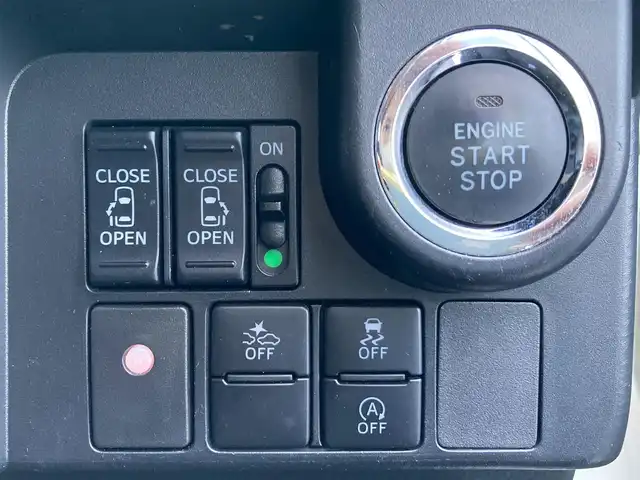 トヨタ ルーミー カスタムG－T 千葉県 2018(平30)年 2.1万km パールホワイトⅢ 純正9インチナビ/(フルセグTV/CD/DVD/BT/FM/AM)/バックカメラ/衝突被害軽減システム/クルーズコントロール/両側パワースライドドア/横滑り防止装置/アイドリングストップ/LEDヘッドライト/フォグランプ/オートライト/ウィンカーミラー/電動格納ミラー/純正15インチAW/シートリフター/プッシュスタート/スマートキー/フロアマット/スペアキー/取扱説明書/保証書