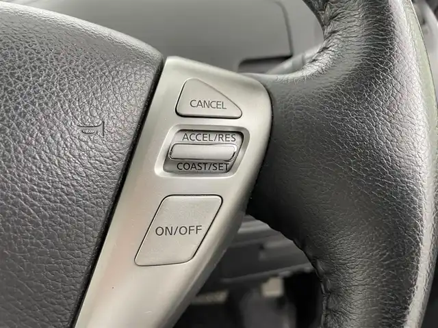 日産 セレナ ハイウェイスター Vエアロセレ 福岡県 2012(平24)年 9.7万km ブリリアントホワイトパール 純正ナビ（ＢＴ，フルセグＴＶ）　/ＥＴＣ　/クルーズコントロール　/両側電動スライドドア　/横滑り防止　/アイドリングストップ　/ＥＣＯモード　/プッシュスタート　/純正フロアマット　/純正１６インチＡＷ　/ドアバイザー