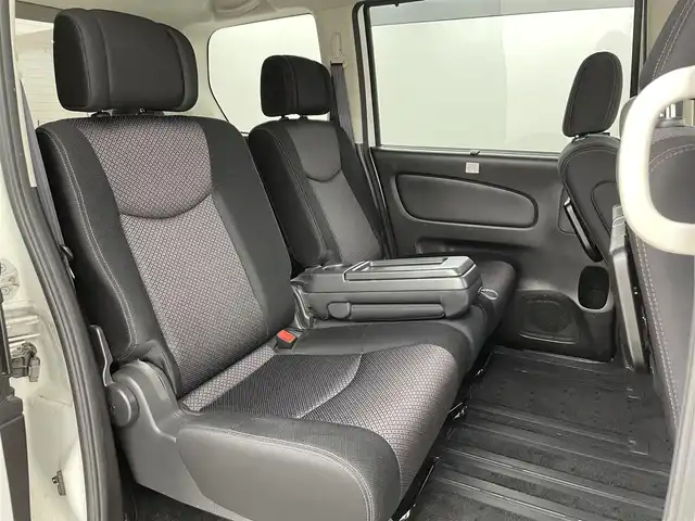 日産 セレナ ハイウェイスター Vエアロセレ 福岡県 2012(平24)年 9.7万km ブリリアントホワイトパール 純正ナビ（ＢＴ，フルセグＴＶ）　/ＥＴＣ　/クルーズコントロール　/両側電動スライドドア　/横滑り防止　/アイドリングストップ　/ＥＣＯモード　/プッシュスタート　/純正フロアマット　/純正１６インチＡＷ　/ドアバイザー