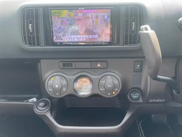 トヨタ パッソ X Lパッケージ キリリ 島根県 2015(平27)年 10.3万km パールホワイトⅢ 社外７型ＳＤナビ　/地デジ　/ＤＶＤ再生　/ＥＴＣ　/アイドリングストップ　/横滑り防止装置　/電動格納ミラー　/スマートキー　/ＨＩＤヘッドライト　/社外１４インチアルミホイール　/純正フロアマット　/Ｗエアバック